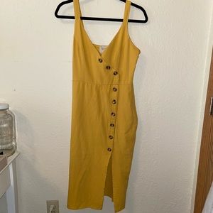 Yellow midi sundress with buttons and slit